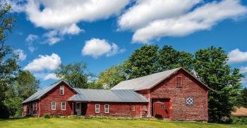 QuiltKF40-RedWhite-Barn-wk-sized QuiltKF40-RedWhite-Barn-wk-sized